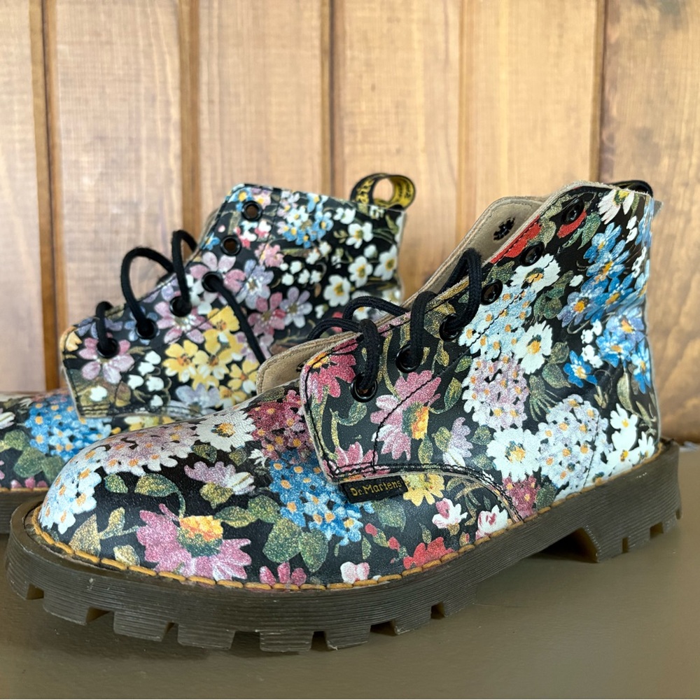 Vintage Floral Lace-Up Boots - Picture 1 of 8